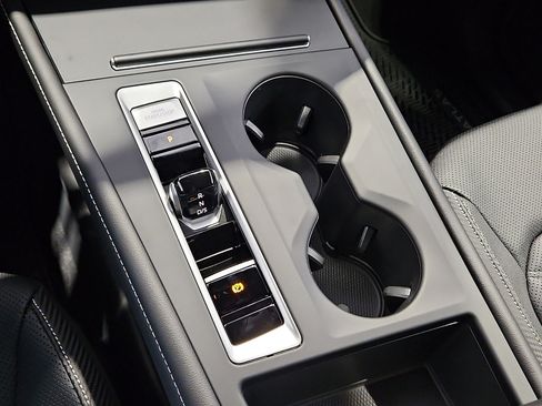 New 2026 Volkswagen Atlas Cross Sport SE image 14