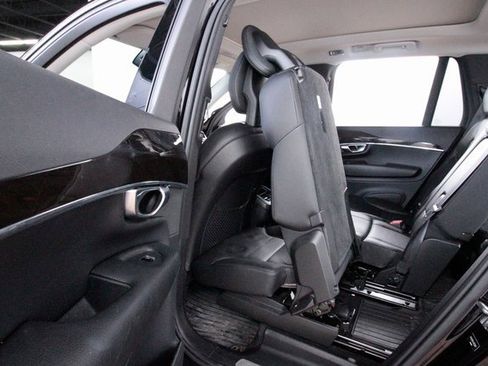 Used 2018 Volvo XC90 T6 Momentum w/ Convenience Package image 31