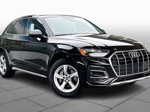 Used 2023 Audi Q5 2.0T Premium w/ Convenience Package image 2