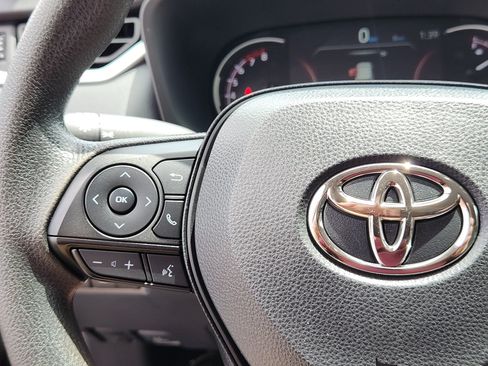 Used 2025 Toyota RAV4 XLE AWD/4WD image 19