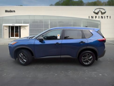 Used 2023 Nissan Rogue S AWD/4WD image 6