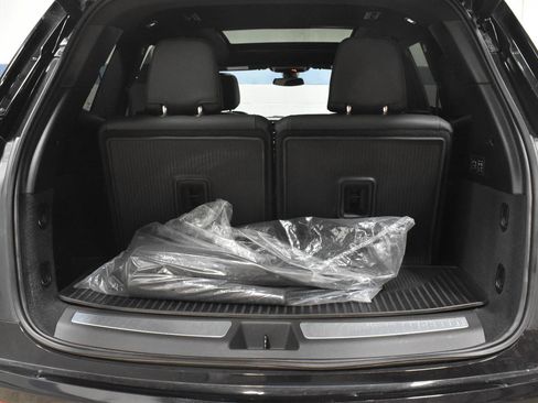 Certified 2024 Cadillac XT6 Premium Luxury FWD image 28
