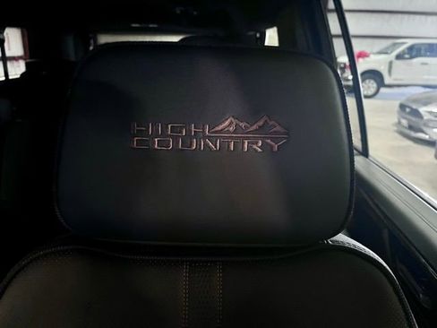 Used 2026 Chevrolet Suburban High Country image 18