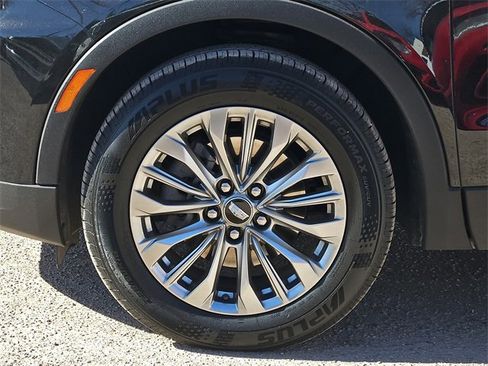 Used 2024 Cadillac XT4 Premium Luxury image 9