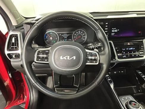 Used 2022 Kia Sorento SX w/ Panoramic Sunroof Package AWD/4WD image 14