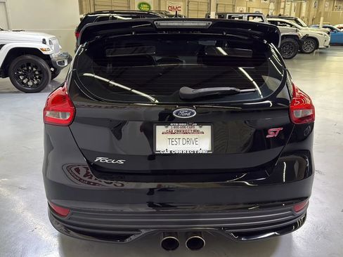 Used 2018 Ford Focus ST image 10