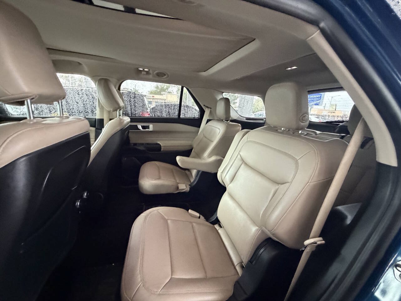 Used 2020 Ford Explorer XLT w/ Equipment Group 202A AWD/4WD image 11