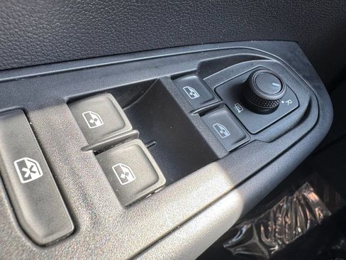 Used 2024 Volkswagen Taos SEL AWD/4WD image 28