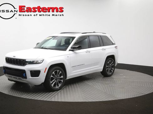 Used 2023 Jeep Grand Cherokee Overland w/ Advanced Protech Group III AWD/4WD image 60