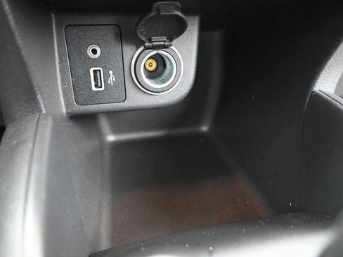 Certified 2025 Nissan Kicks Play S image 15