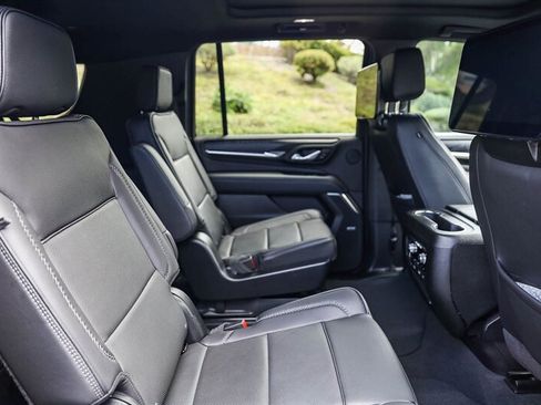 Used 2024 GMC Yukon XL Denali w/ Advanced Technology Package AWD/4WD image 24