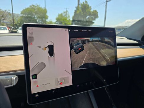 Used 2023 Tesla Model Y AWD image 27