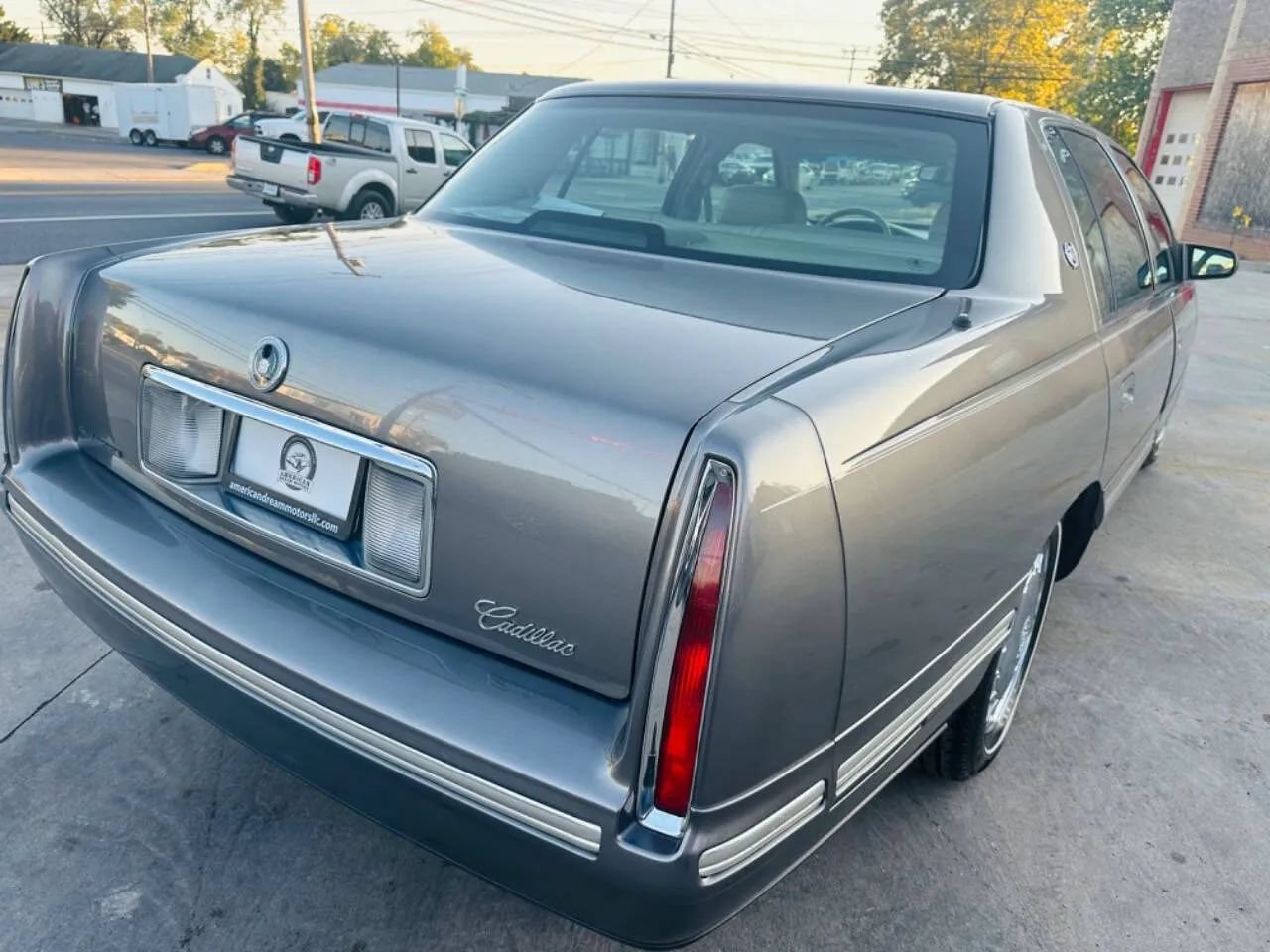 Used 1998 Cadillac De Ville FWD image 9