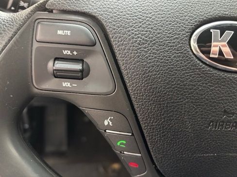 Used 2017 Kia Forte LX image 22