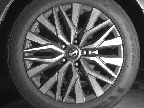 Used 2025 Nissan Altima 2.5 SV FWD image 14