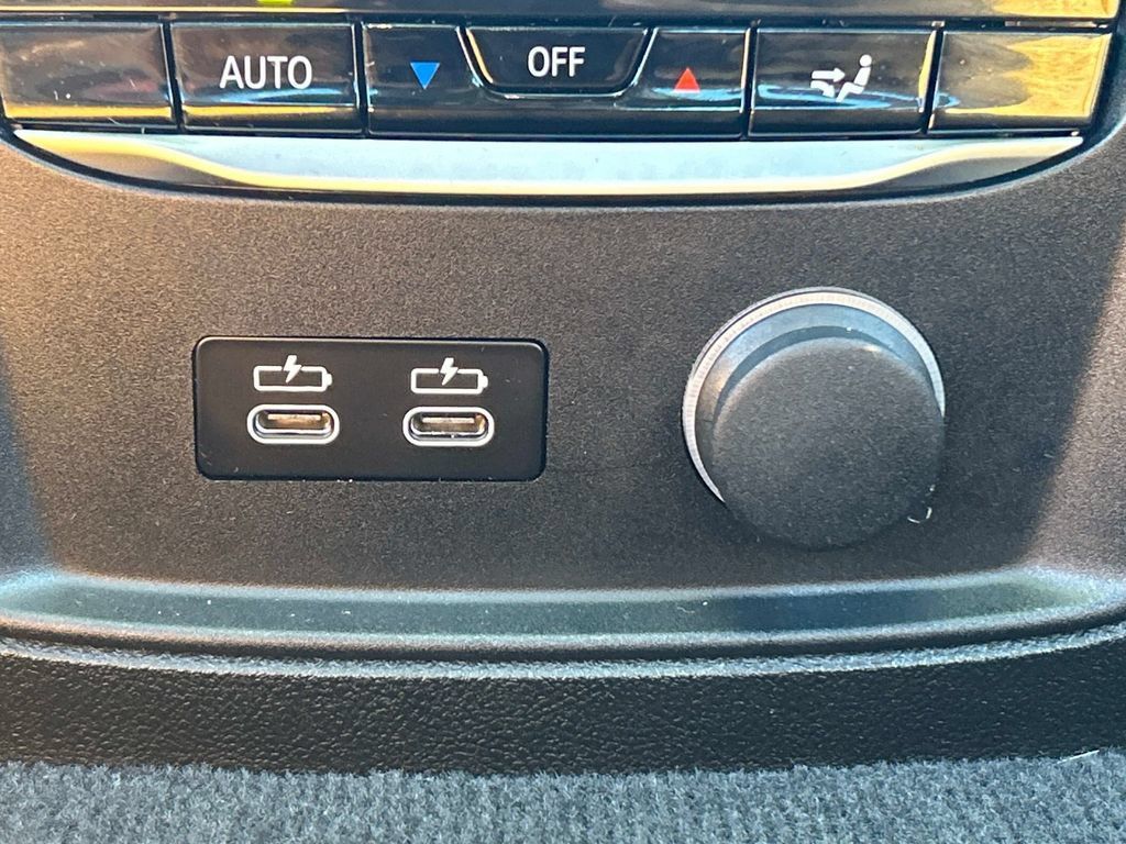 Used 2019 BMW 330i xDrive Sedan w/ Premium Package AWD/4WD image 24
