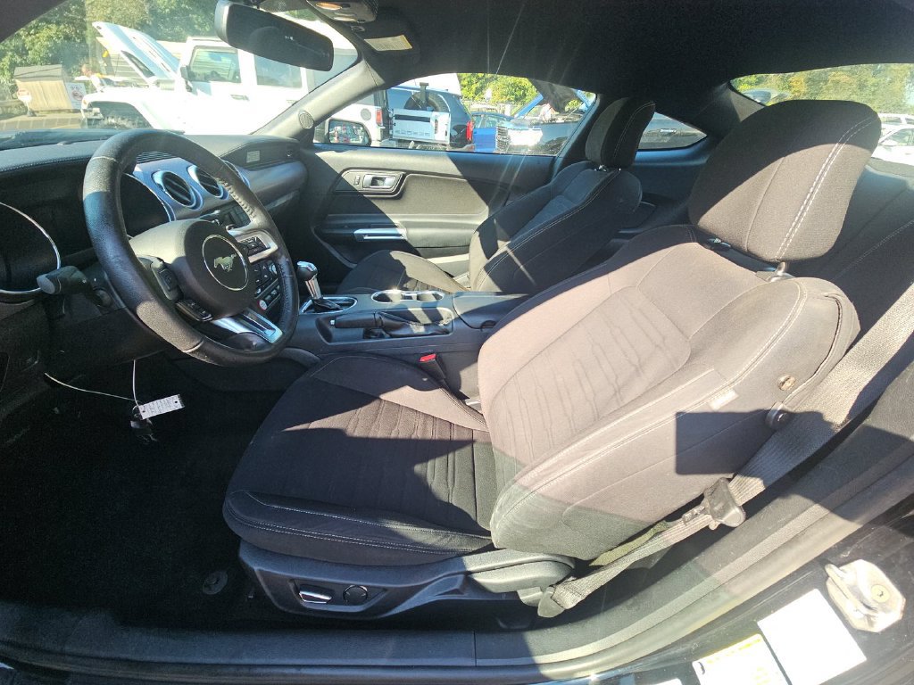 Used 2017 Ford Mustang GT RWD image 5