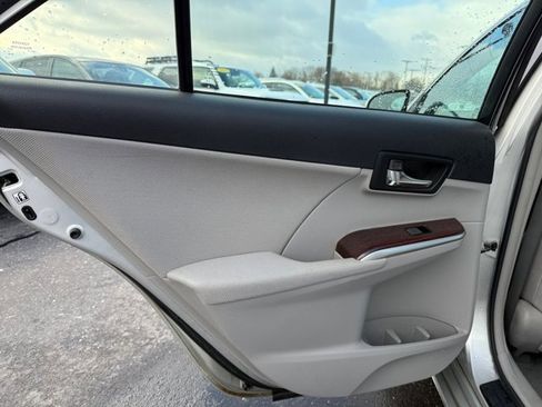 Used 2012 Toyota Camry XLE image 26