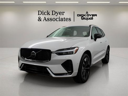 New 2026 Volvo XC90 B5 Ultra w/ Protection Package Premier image 12