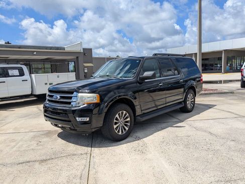 Used 2016 Ford Expedition EL XLT w/ Equipment Group 202A RWD image 8