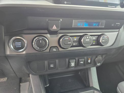 Used 2023 Toyota Tacoma TRD Off-Road AWD/4WD image 18