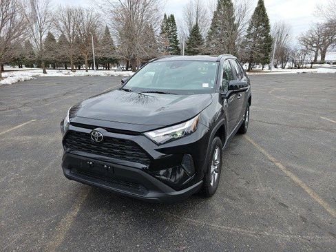 Used 2025 Toyota RAV4 XLE image 1