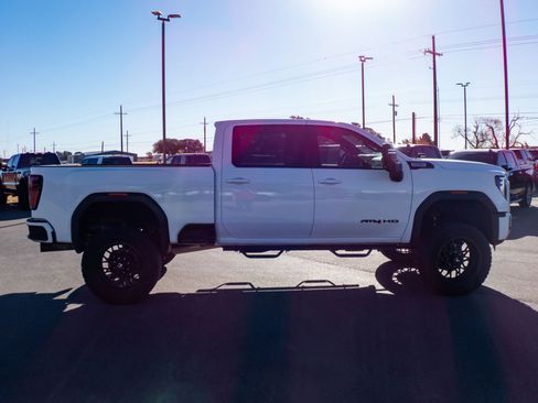 Used 2024 GMC Sierra 2500 AT4 image 10