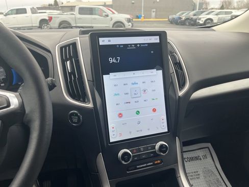 Used 2024 Ford Edge SEL w/ Convenience Package image 17