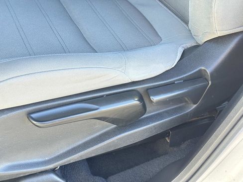 Used 2018 Honda CR-V LX image 20