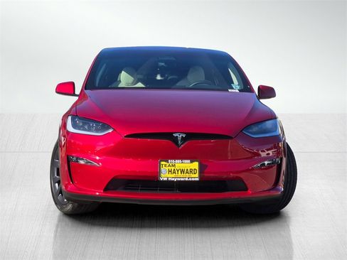 Used 2023 Tesla Model X Plaid image 3