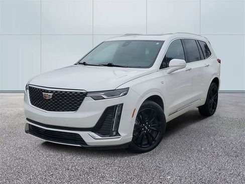 Used 2021 Cadillac XT6 Premium Luxury image 4
