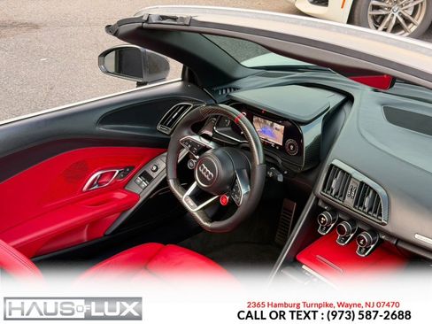 Used 2017 Audi R8 V10 w/ Carbon Exterior Package AWD/4WD image 6