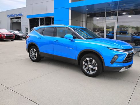 Used 2024 Chevrolet Blazer LT w/ Convenience Package FWD image 4
