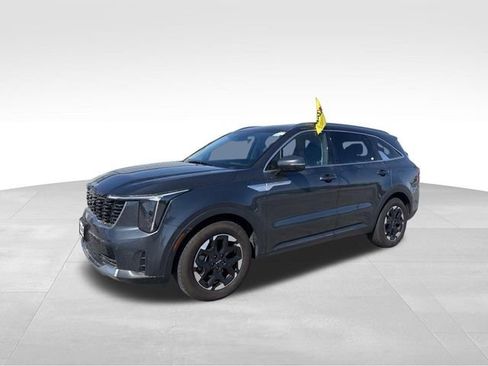 Used 2024 Kia Sorento S FWD image 5