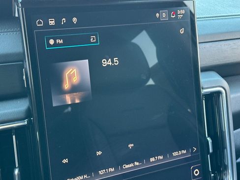 Used 2025 GMC Yukon Denali image 26