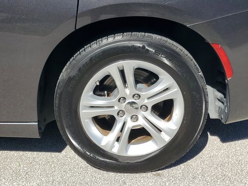 Used 2022 Dodge Charger SXT w/ Leather Interior Group image 7