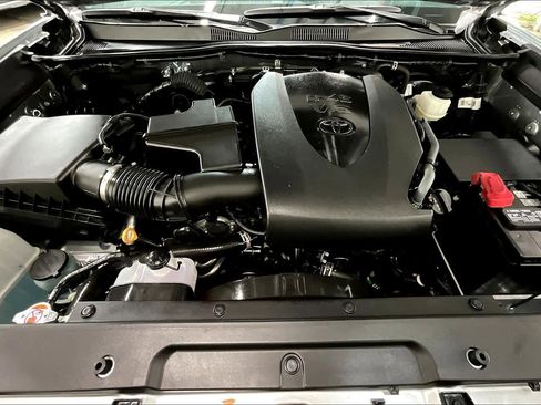 Used 2023 Toyota Tacoma TRD Sport image 12