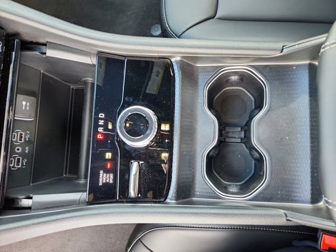 Used 2025 Jeep Grand Cherokee Limited w/ Trailer Tow Package image 15