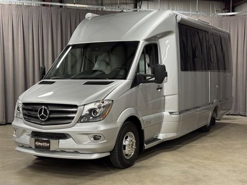 Used 2018 Mercedes-Benz Sprinter 3500 image 3