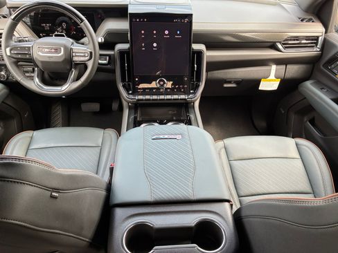 New 2026 GMC Yukon XL AT4 AWD/4WD image 3