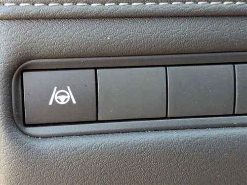 Used 2025 Nissan Armada SV image 6