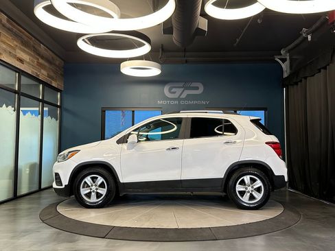 Used 2018 Chevrolet Trax LT w/ LT Convenience Package FWD image 6
