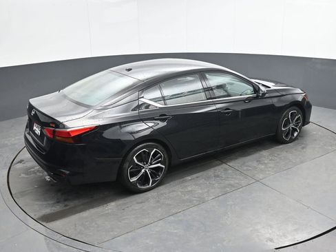 Used 2025 Nissan Altima 2.5 SR FWD image 35