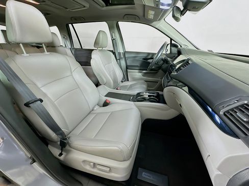 Used 2019 Honda Pilot Touring image 34