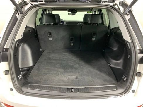 Used 2023 Jeep Grand Cherokee Limited image 28