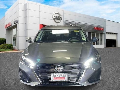 Used 2025 Nissan Altima 2.5 S image 2