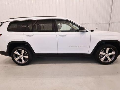 Used 2021 Jeep Grand Cherokee L Limited AWD/4WD image 2