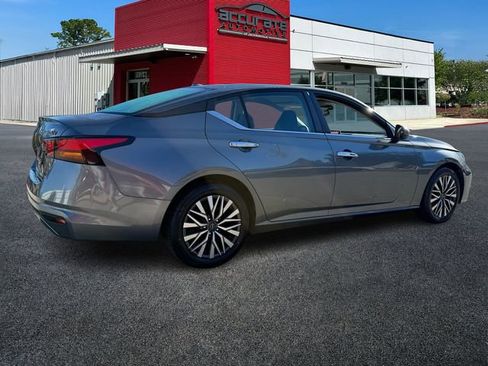 Used 2023 Nissan Altima 2.5 SV image 5