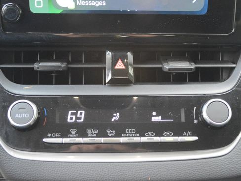 Used 2024 Toyota Corolla LE w/ LE Convenience Package image 24