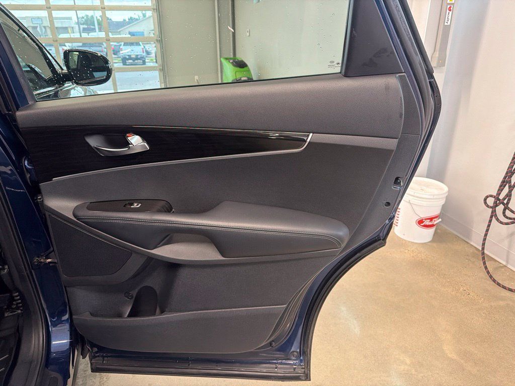 Used 2019 Kia Sorento AWD w/ LX Convenience Package image 25